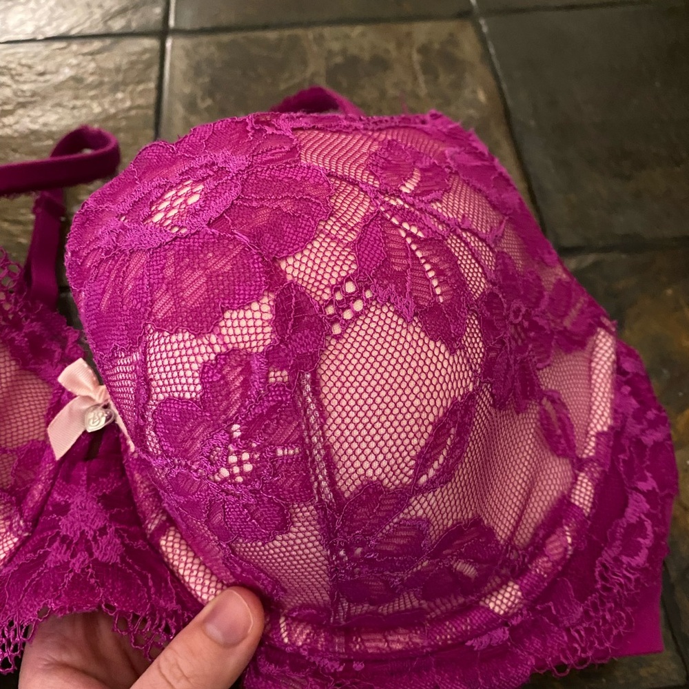 Victoria’s Secret Body by Victoria vintage purple/fuchsia lace demi bra 36D - Picture 4 of 7